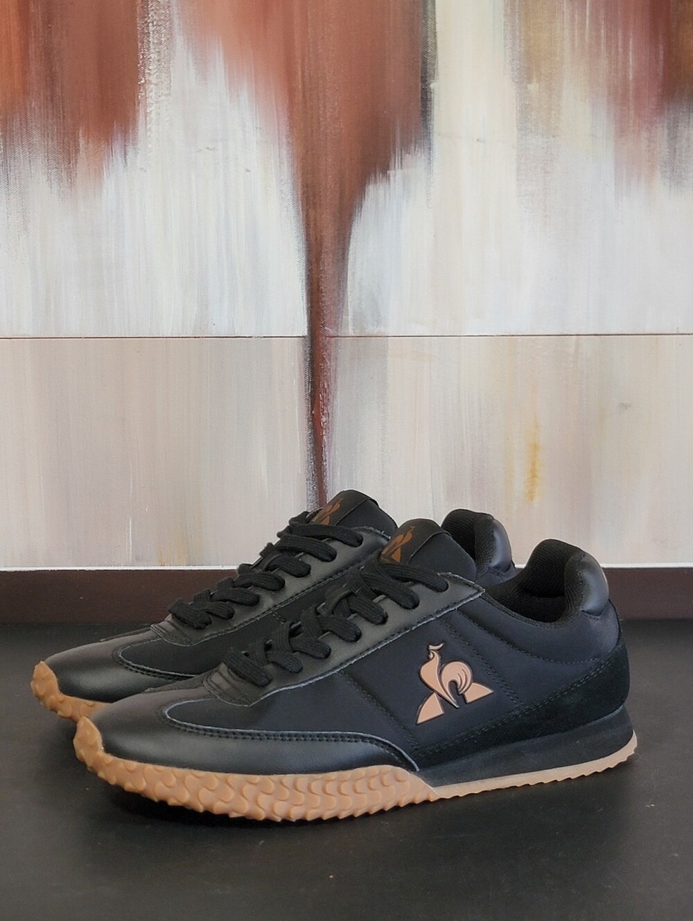 Le Coq Sportif Women's Black/Tan Low Top Lace Up Sneakers Logo Rubber Outsole 38